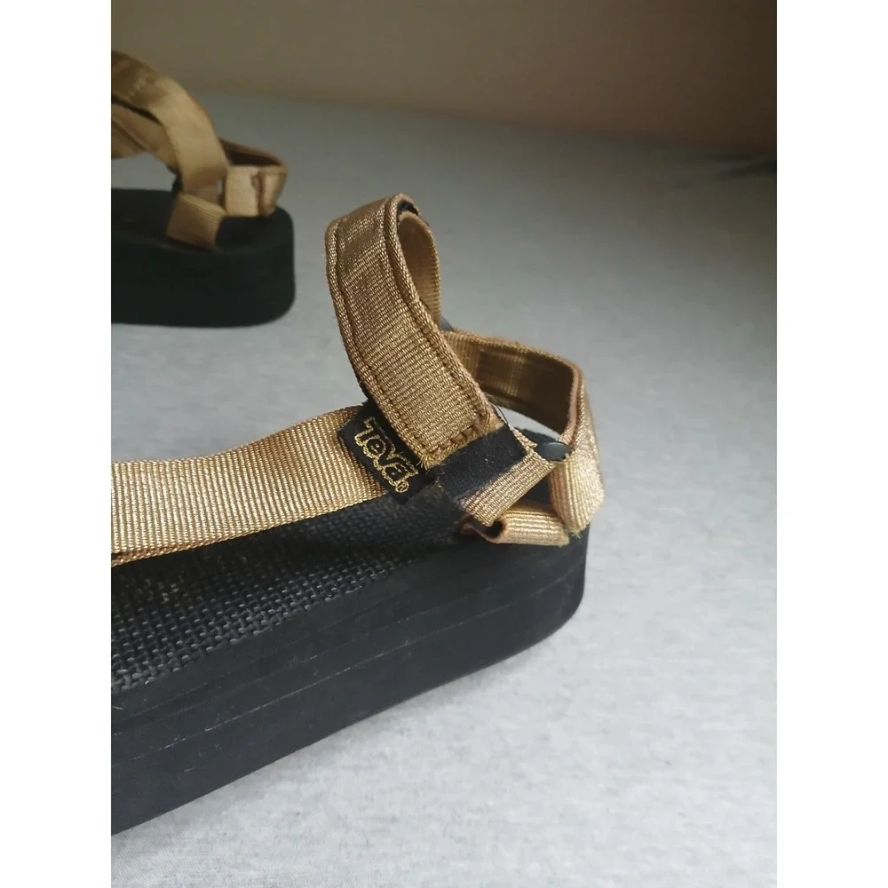 Teva Platform Sandals 8 Universal Flatform Comfort Cushioned Outdoor Hiking
